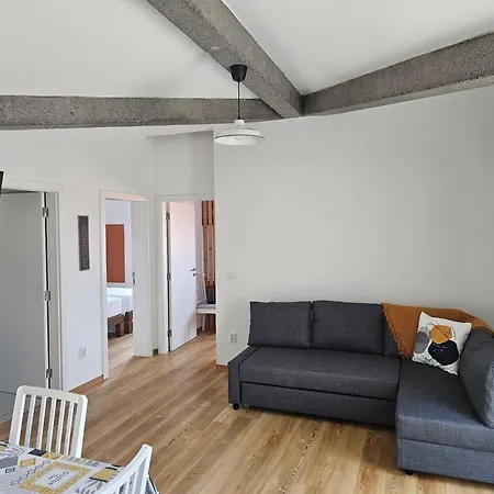 Westcanyon Apartment *